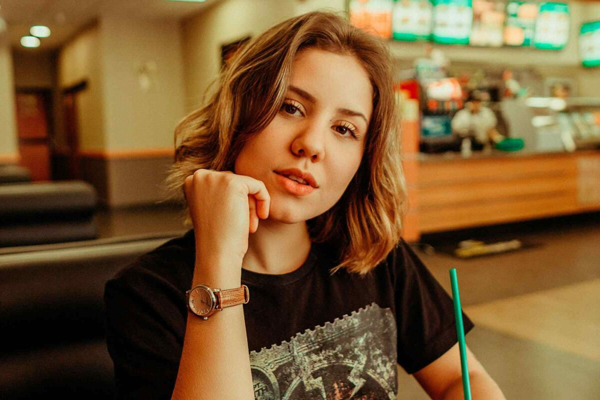 Julia Laurence and Drake West hanging out again